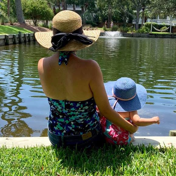 Meet your Posher, Aydee - Picture 1 of 1